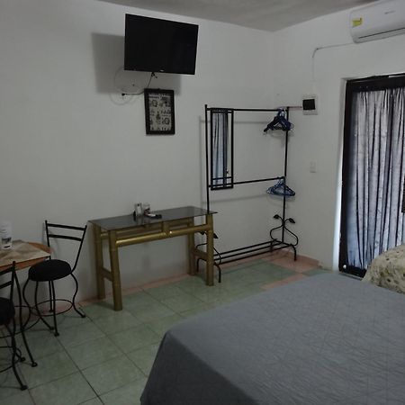 Habitaciones-Comodas-Aire-Wifi-Tv-Cerca De Playa-!!Excelente Precio II Manzanillo Buitenkant foto